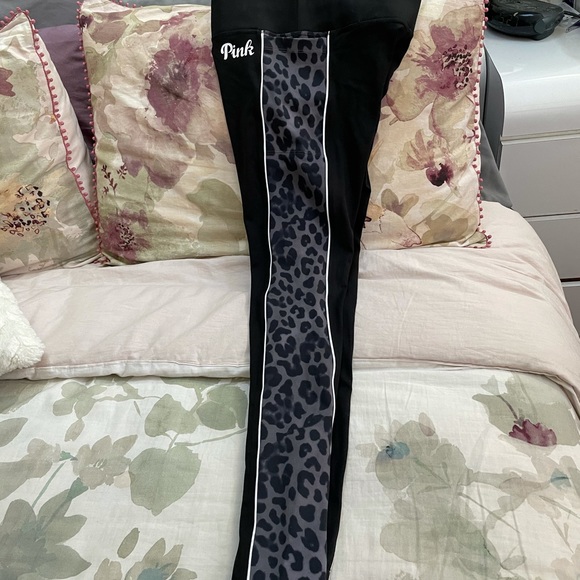 Victoria’s Secret pink ultimate Leggings - Picture 3 of 6